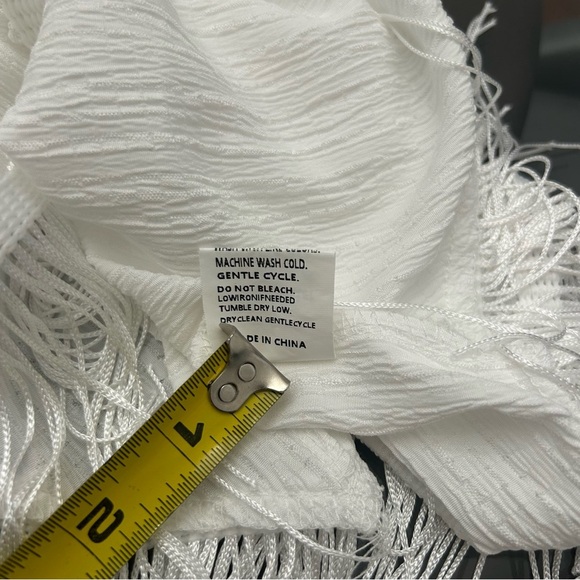 ➕White Fringe Women's Tank Large - Picture 7 of 7